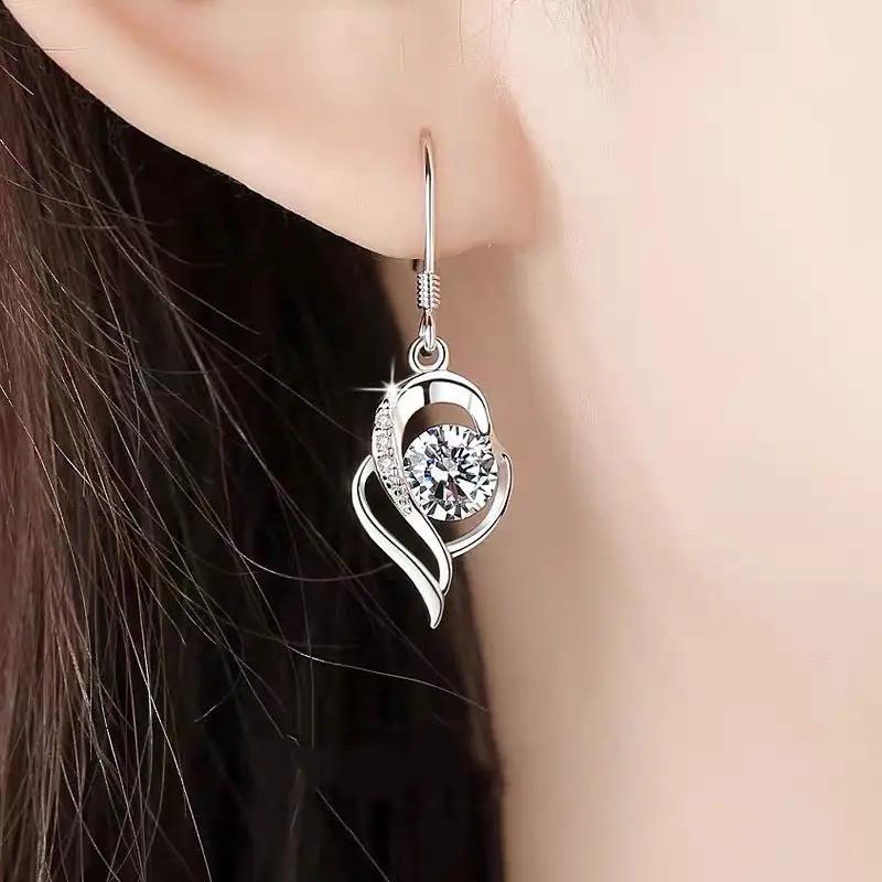 Simple And Versatile Ear Clips For Women by amazitshop