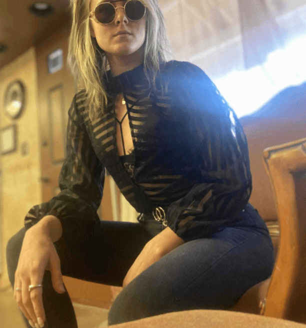 Hollow out tops - Amazitshop